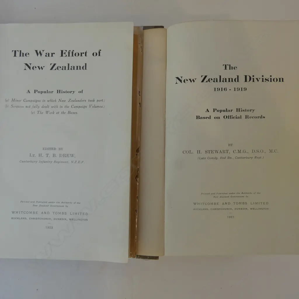 2 N.Z. WAR REFERENCE; THE WAR EFFORT OF NEW ZEALAND & OFFICIAL HISTORY OF N.Z. THE NEW ZEALAND DIVISION 1916-19 Image 1++