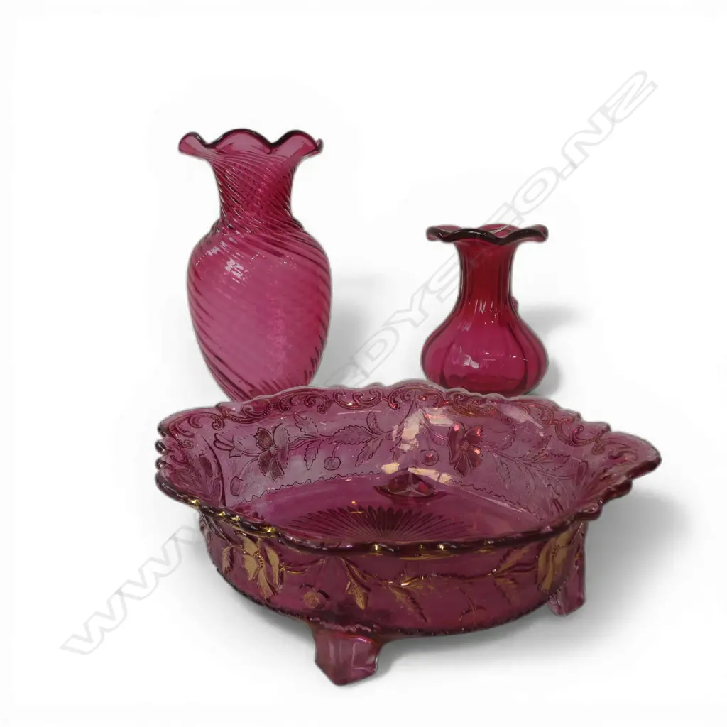 2 CRANBERRY GLASS VASES H270 & 190MM WITH CRANBERRY GLASS BOWL L270MM Image 1++