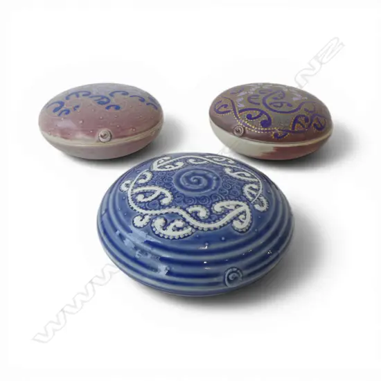 3 KEUM SUN LEE TRINKET BOXES, Dia.115mm