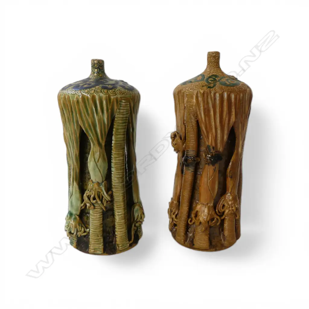 TWO KEUM SUN LEE NIKAU VASES, KORU TOPS, H.200mm Image 1++