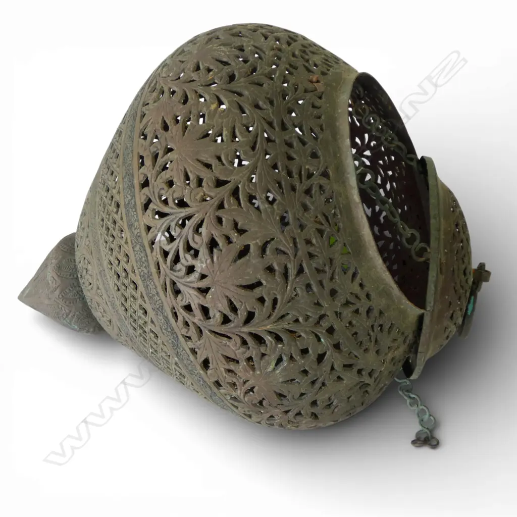 PERSIAN PIERCE & BEATEN BRASS DESIGN HANGING LAMP  Image 1++