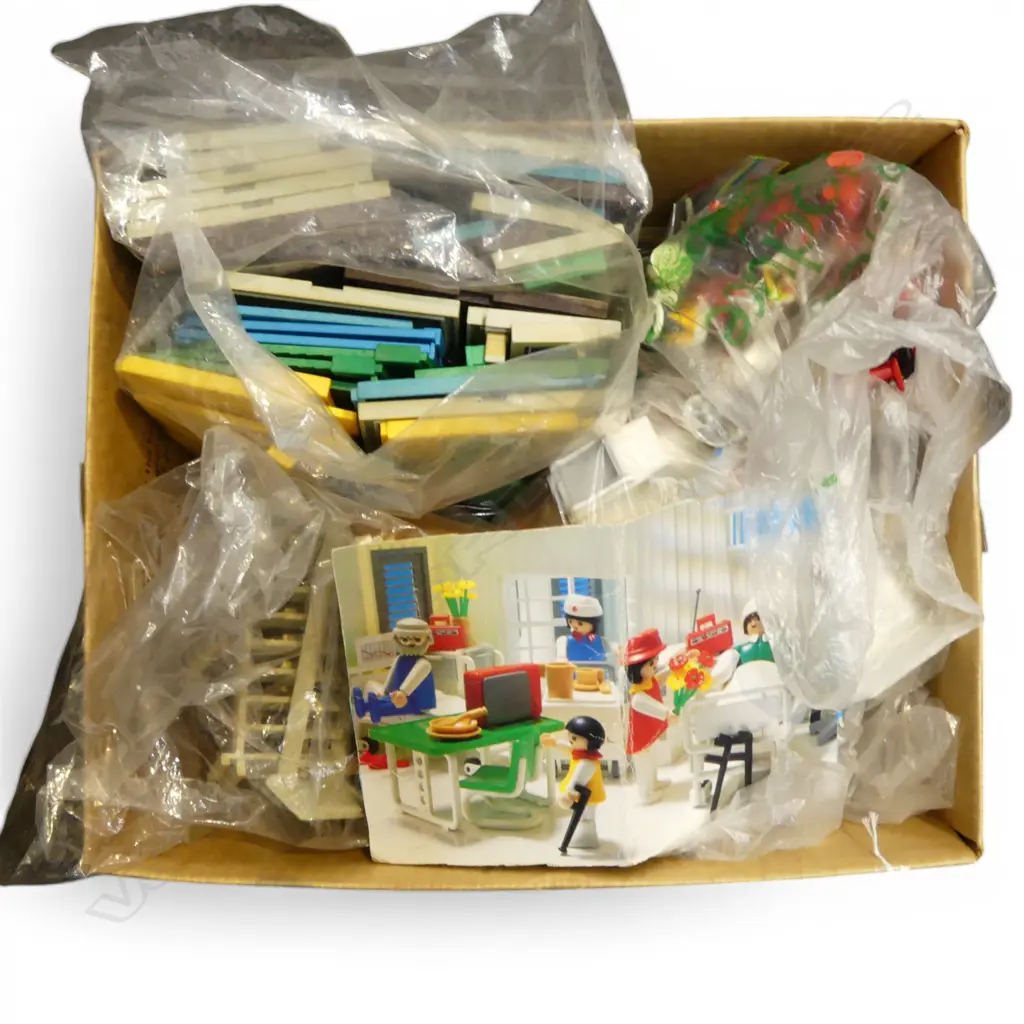  ASST VINTAGE PLAY MOBILE/DUBLO PLAY SET Image 1++