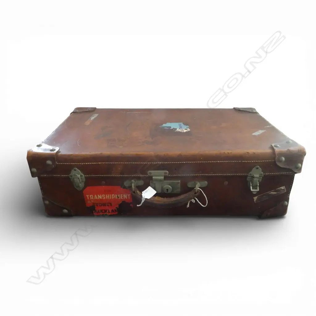 VINTAGE LEATHER SUITCASE Image 1++