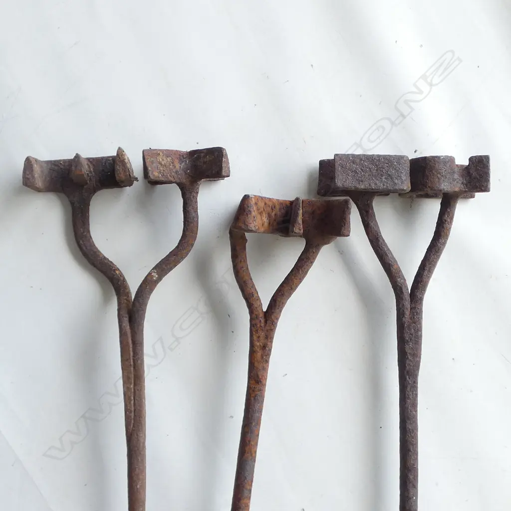 3 CAST IRON VINTAGE BRANDING IRONS L800MM LONGEST Image 1++
