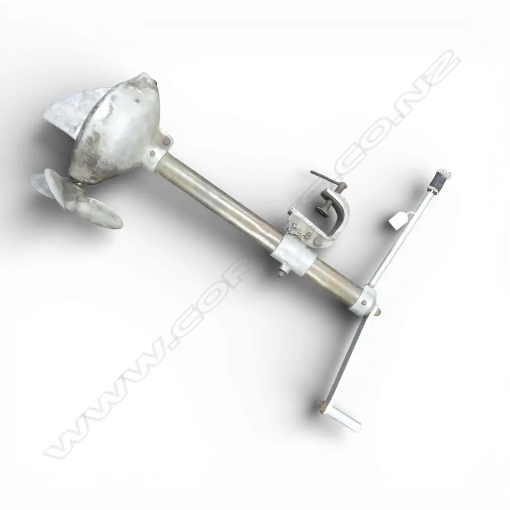 VINTAGE HAND CRANKED OUTBOARD BOAT MOTOR H.700mm Image 1++