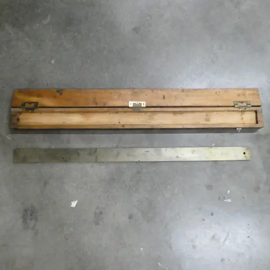 ENGINE BOX STRAIGHT EDGE, IN WOODEN BOX L.970mm