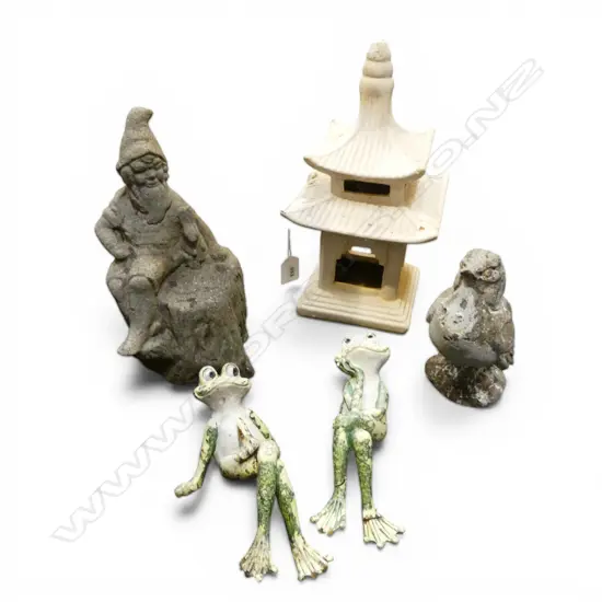 5 GARDEN ORNAMENTS; PIGEON, GNOME, TEMPLE & PR FROGS FAULTS H.310mm