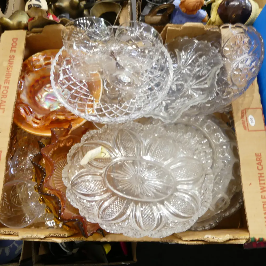 BOX OF ASST. VINTAGE GLASS/CRYSTAL  Image 1++