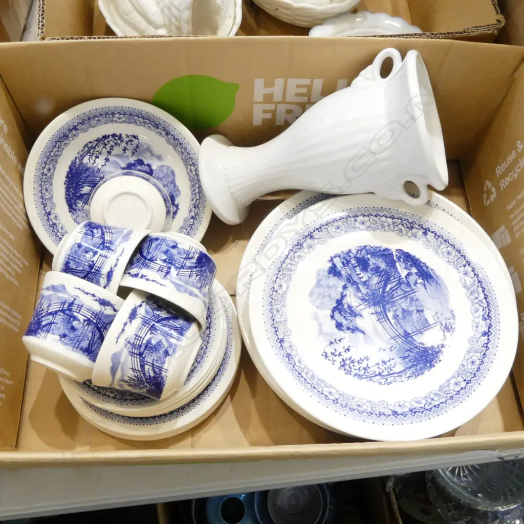 C/L BLUE & WHITE  PLATES ETC; + C/L GREATIAN VASE Image 1++