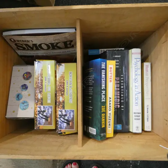 WOODEN BOX ON WHEELS WITH COLLECTION OF XMAS LIGHTS, BOOKS & ORNAMENTS