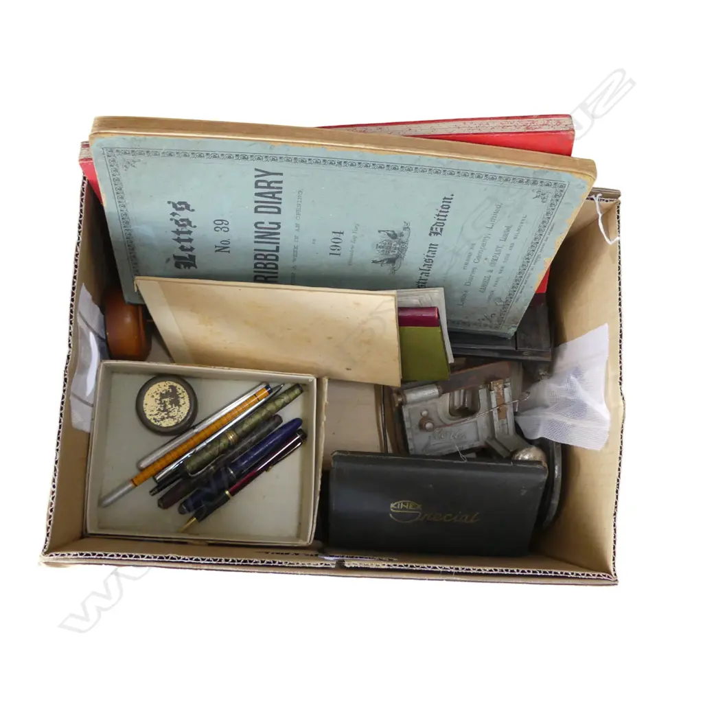BOX OF OLD COLLECTABLES: pens + drawing instrument set + notebooks & spikes + desk items   Image 1++