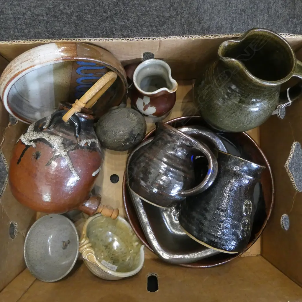 ASST. NEW ZEALAND STUDIO POTTERY VASES including Peter Stitchbury Jug H.170mm Image 1++