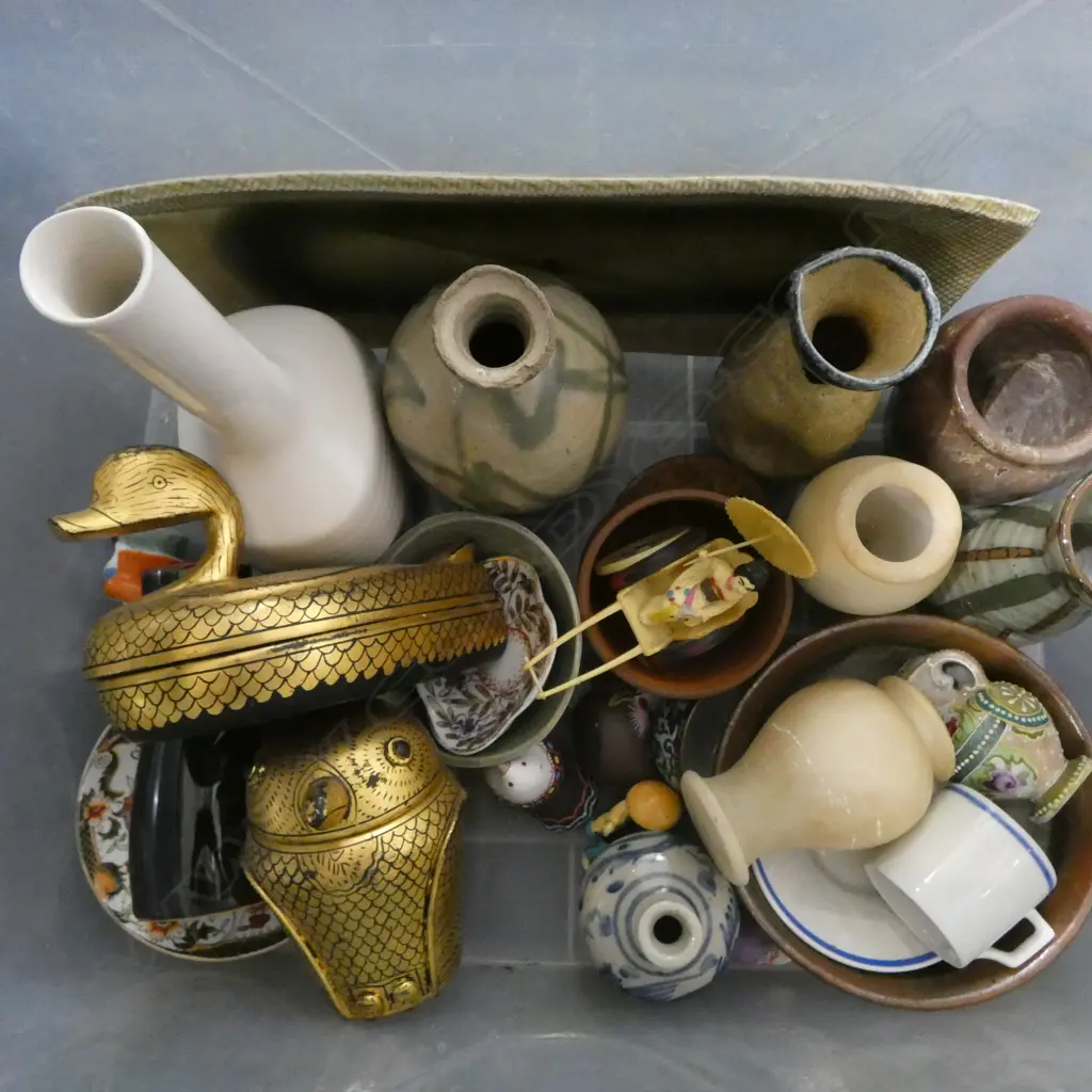 ASST. ORIENTAL ITEMS; VASES ETC Image 1++