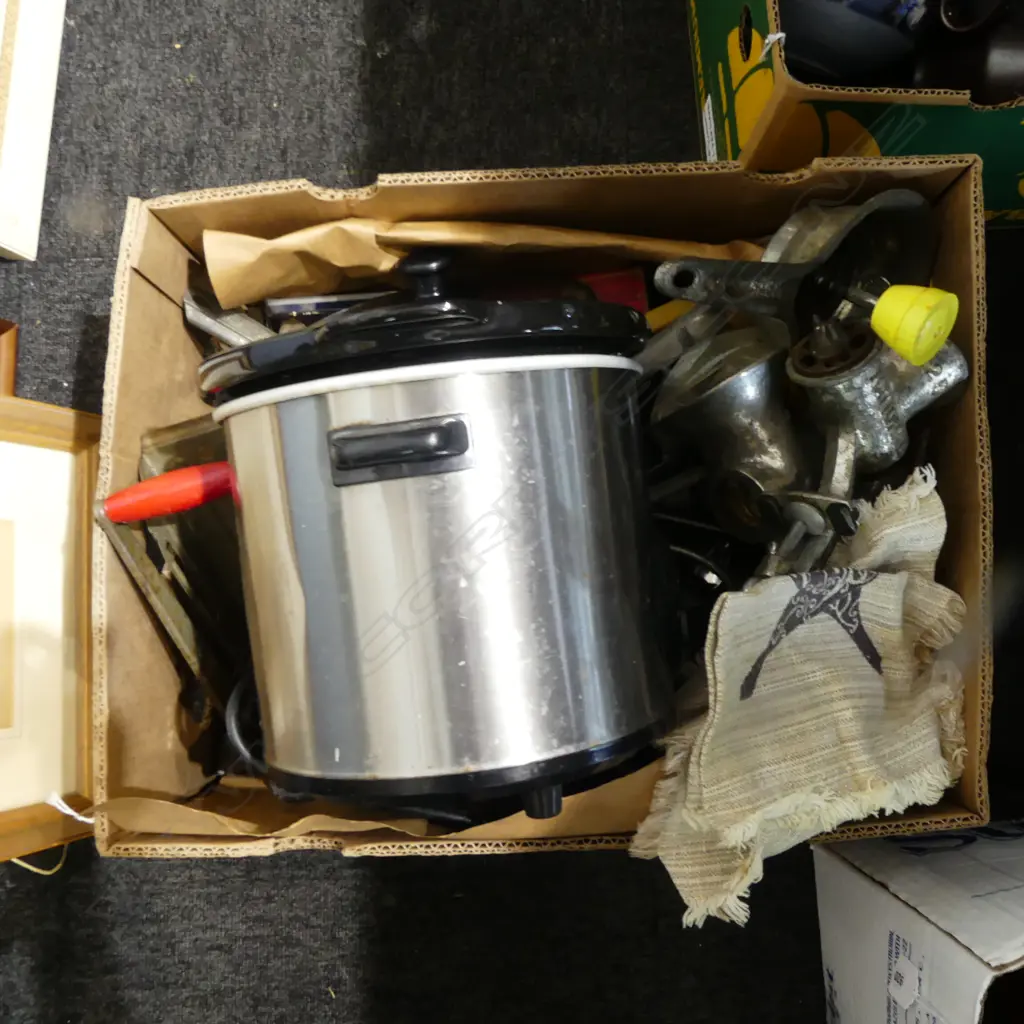 THREE BOXES OF ASST. KITCHENALIA, CHINA, etc Image 1++