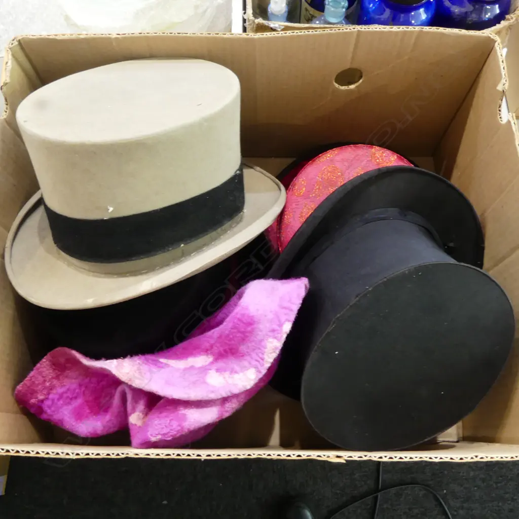 4 VINTAGE TOP HATS + OTHER  Image 1++