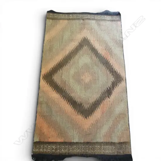 KILIM RUG