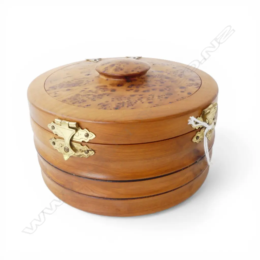 BURR TOTARA JEWELLERY BOX H.80mm, 145mm dia Image 1++
