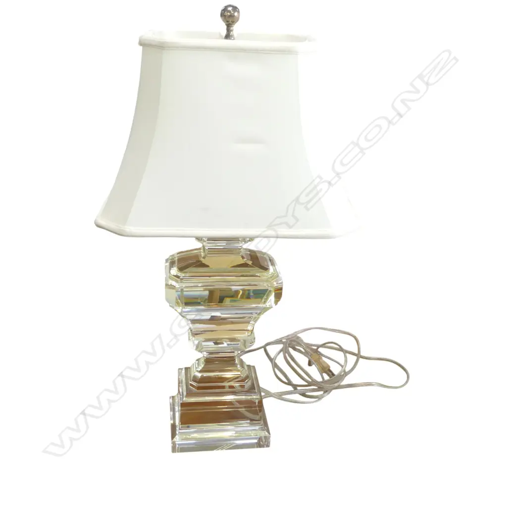 MODERN TABLE LAMP, GLASS BASE H.625mm american plug Image 1++