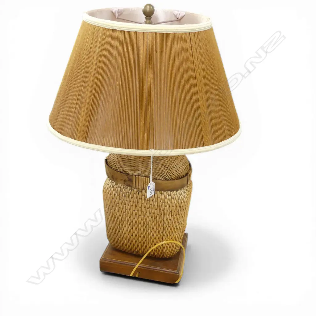 TABLE LAMP, WOVEN CANE CONTAINER BASE H.645mm american plug Image 1++