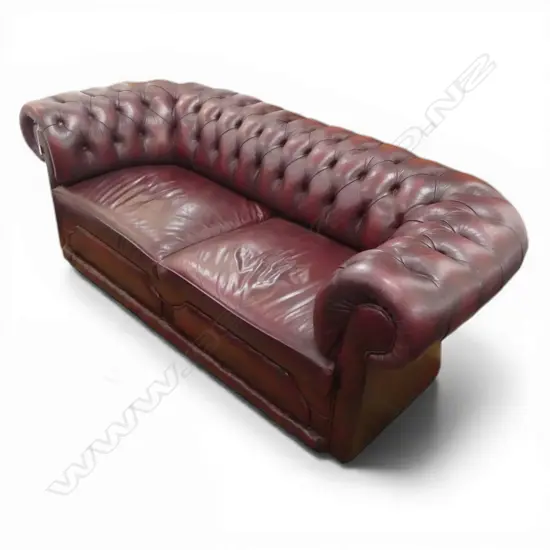 MAROON LEATHER CHESTERFIELD SOFA 1900x900x690mm