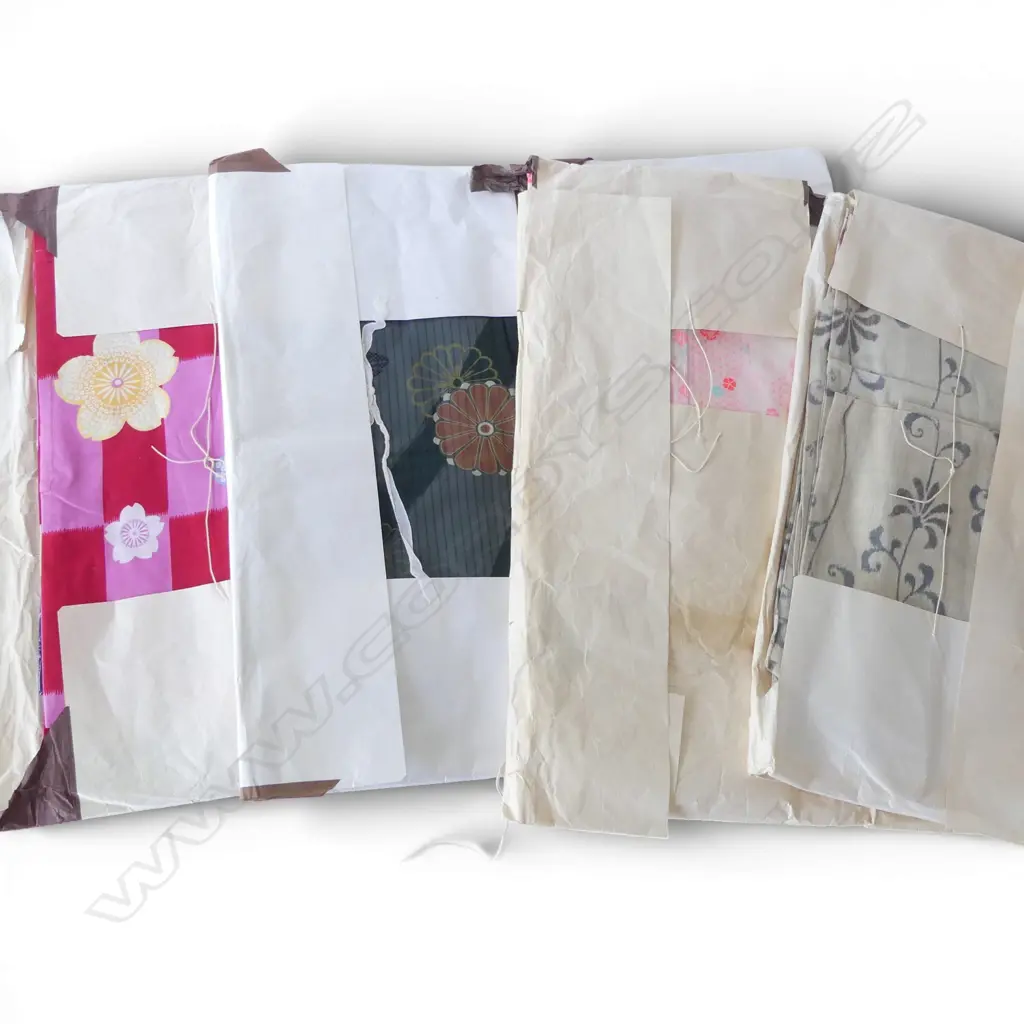 FOUR VINTAGE KIMONO IN ORIGINAL PACKAGING Image 1++