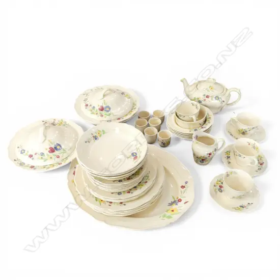 PART R/DOULTON HADLEY PAT TEA & DINNER SERVICE