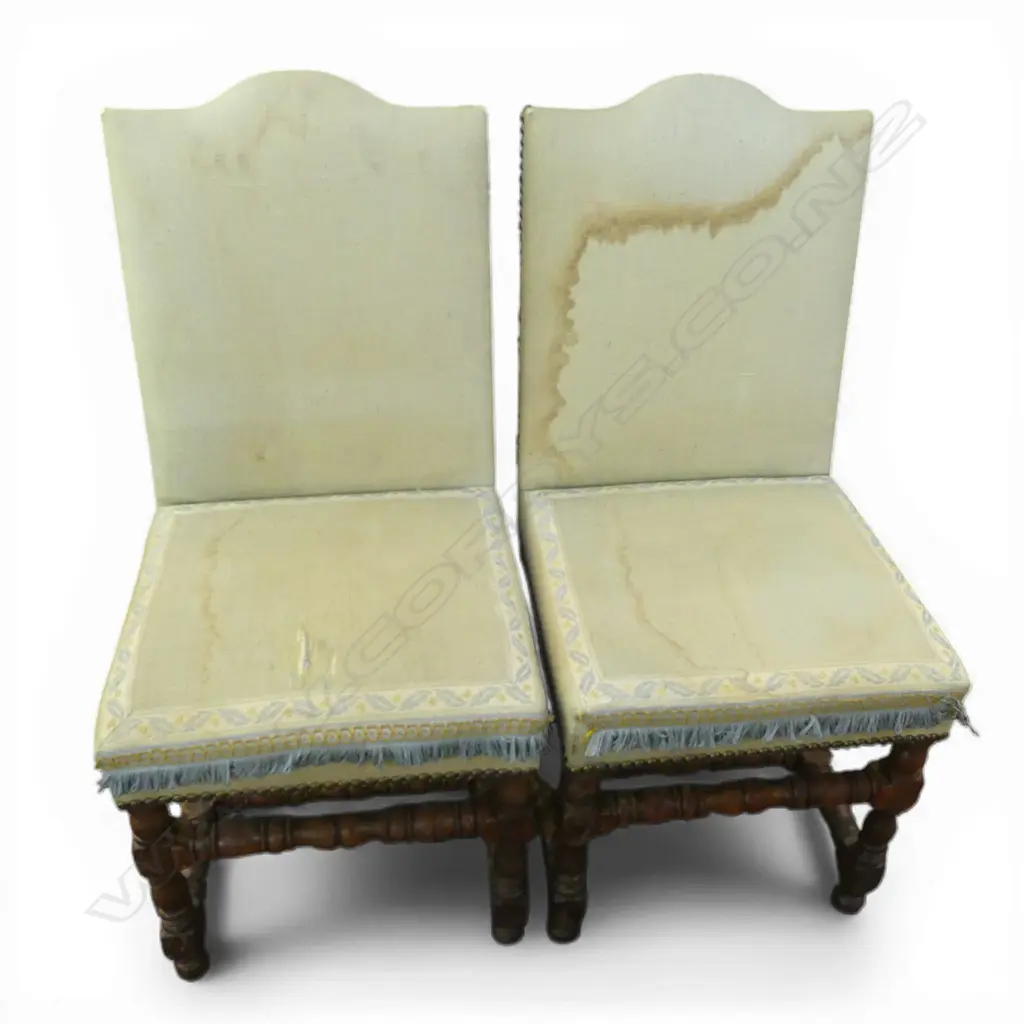 PR VINTAGE OAK JACOBEAN STYLE BEDROOM CHAIRS H1000MM STAINED Image 1++