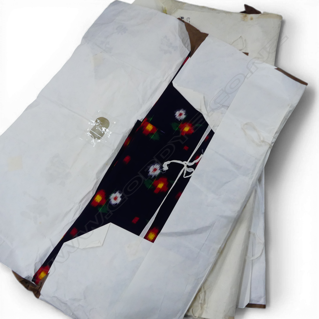 FOUR VINTAGE KIMONO IN ORIGINAL PACKAGING Image 1++