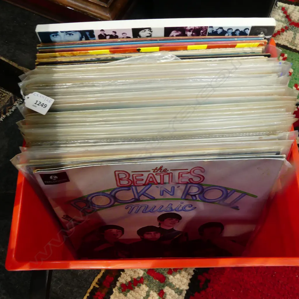 BOX OF VINTAGE LP'S MIXED ARISTS: ROD STEWART + NEIL DIAMOND ETC Image 1++
