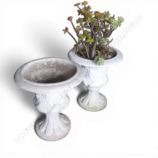 PR GARDEN URNS H.510mm one w. JADE MONEY TREE 