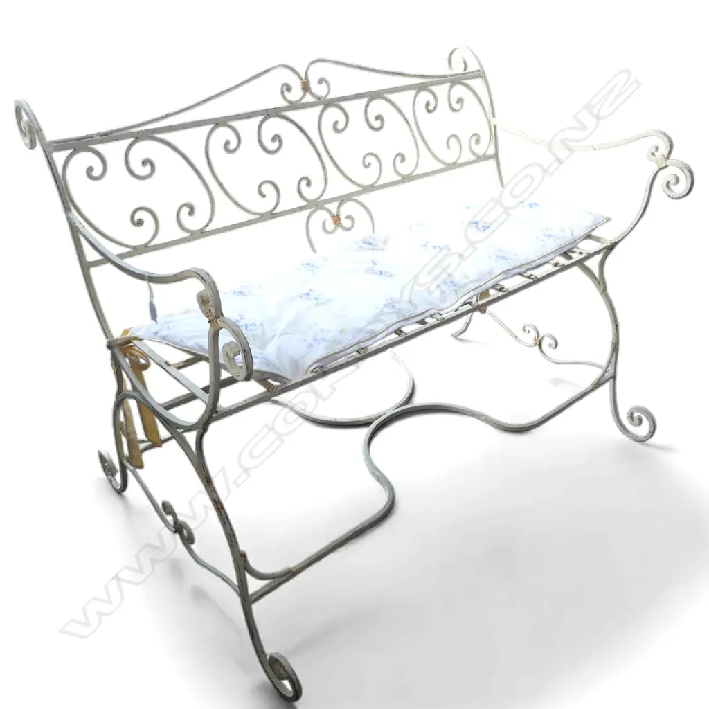 WHITE PAINTED WROUGHT IRON GARDEN / PATIO CHAIR W.1230mm Image 1++