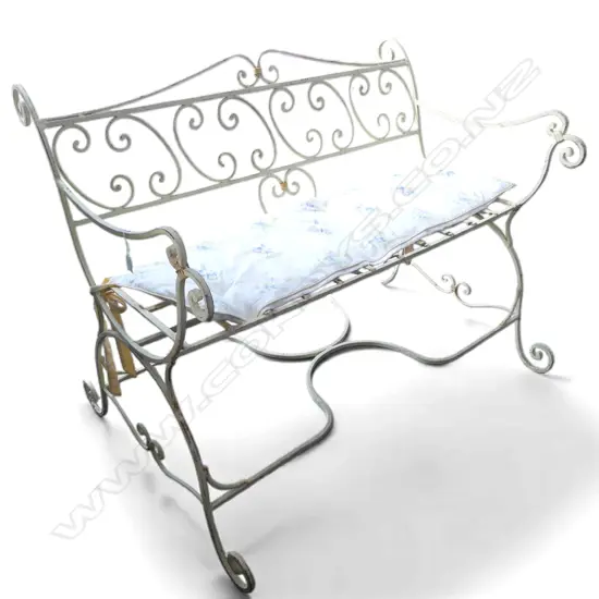 WHITE PAINTED WROUGHT IRON GARDEN / PATIO CHAIR W.1230mm