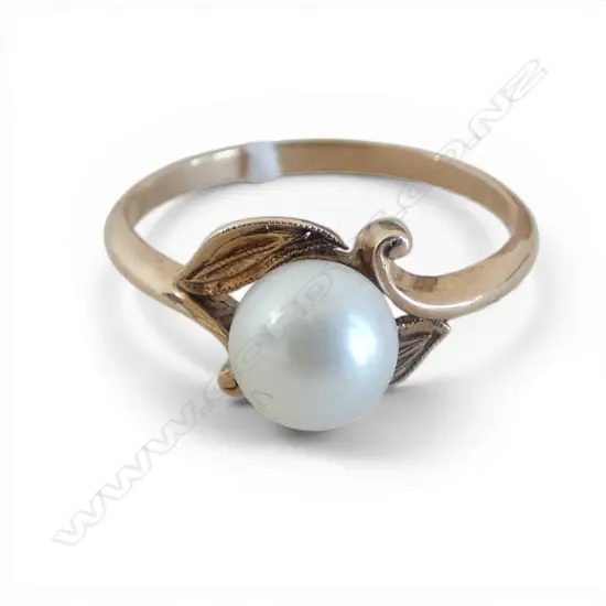 9CT PEARL RING, 2.2gms SIZE Q