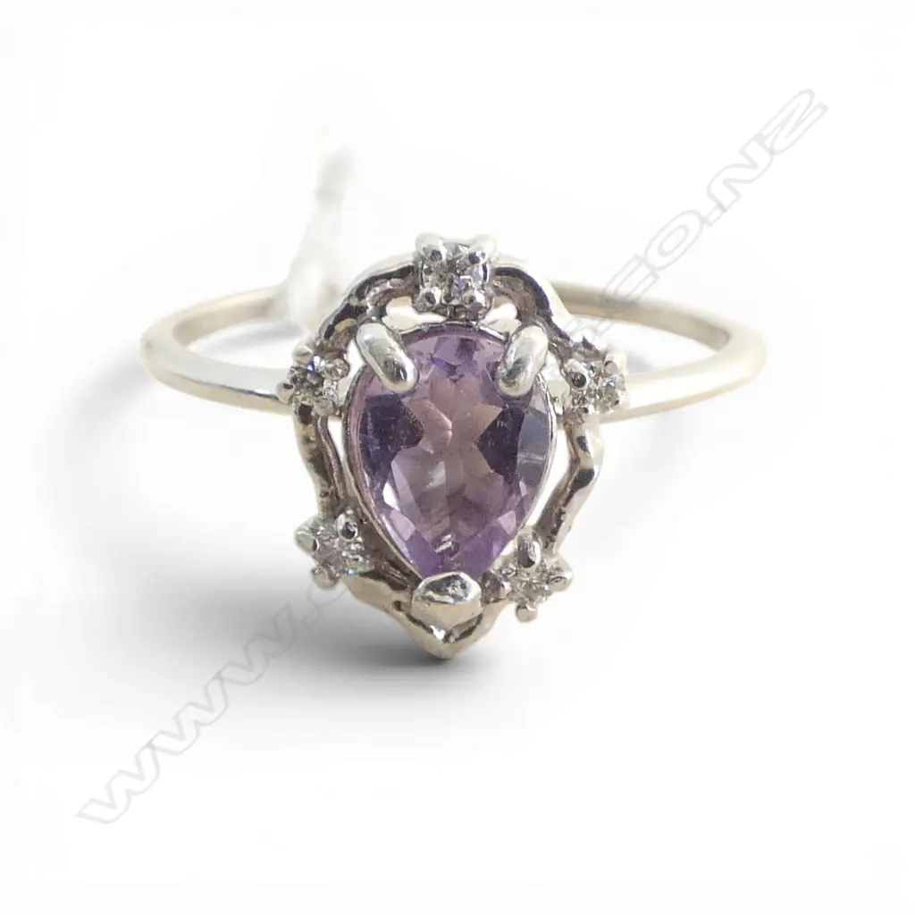 10ct WHITE GOLD AMETHYST & DIAMOND RING, 1.8gm SIZE N Image 1++