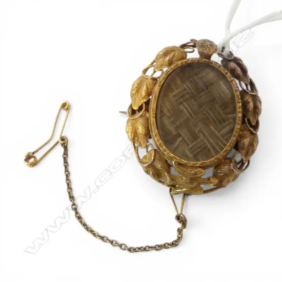 VICT GOLD MOURNING BROOCH 7.5 GMS TOTAL WIEGHT 