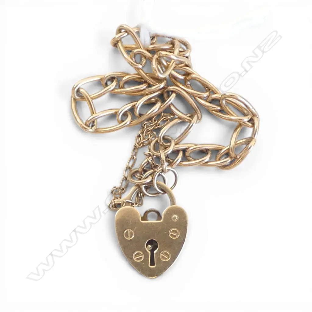 9ct YELLOW GOLD CURB LINK BRACELET heart padlock clasp 6.68gms Image 1++