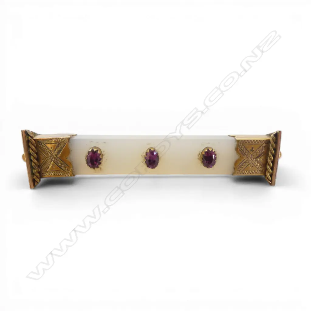 VICTORIAN GOLD, WHITE AGATE & AMETHYST BAR BROOCH W.55mm Image 1++