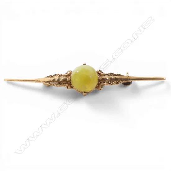 ANTIQUE 9CT JADE BAR BROOCH W.55mm, 2.9gms