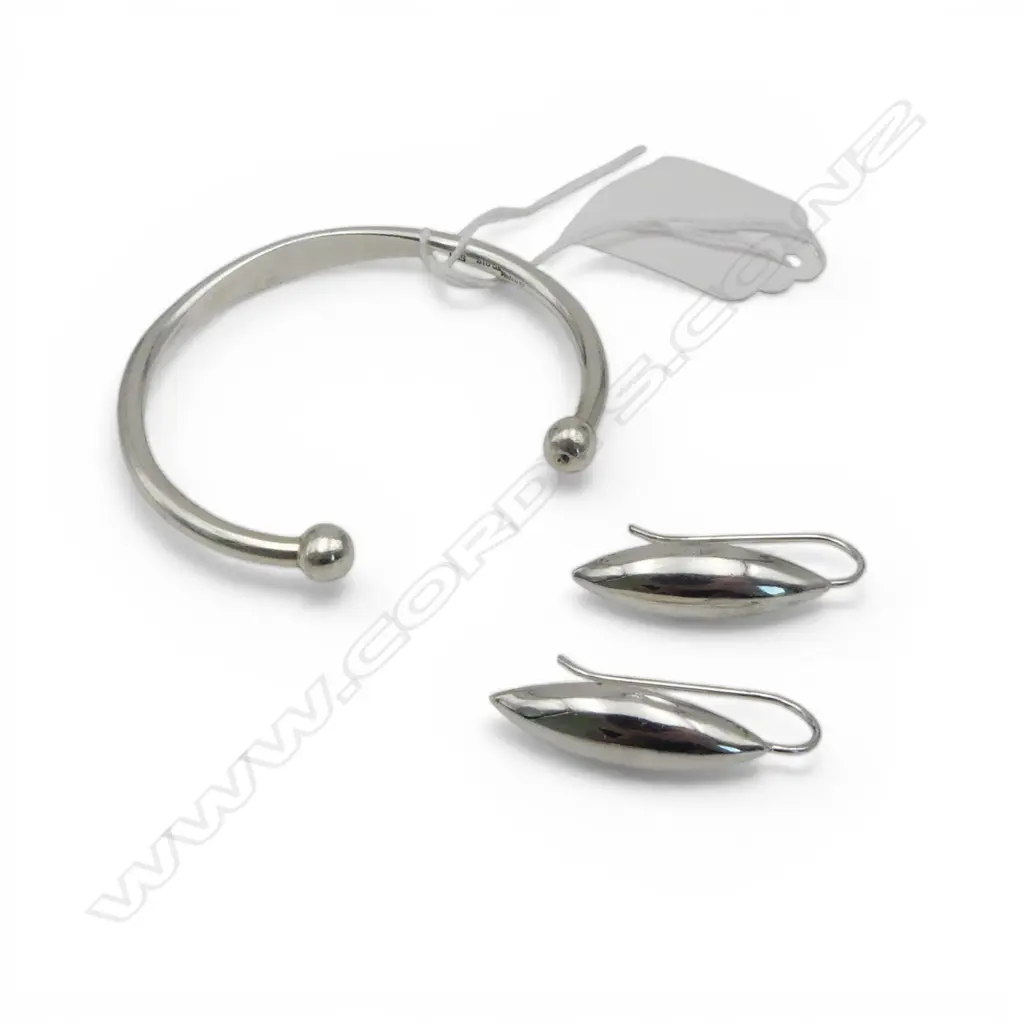 PR CONTEMPORARY SILVER EARRINGS L.35mm, 4gms + STG SILVER CUFF BANGLE 19.8gms   Image 1++