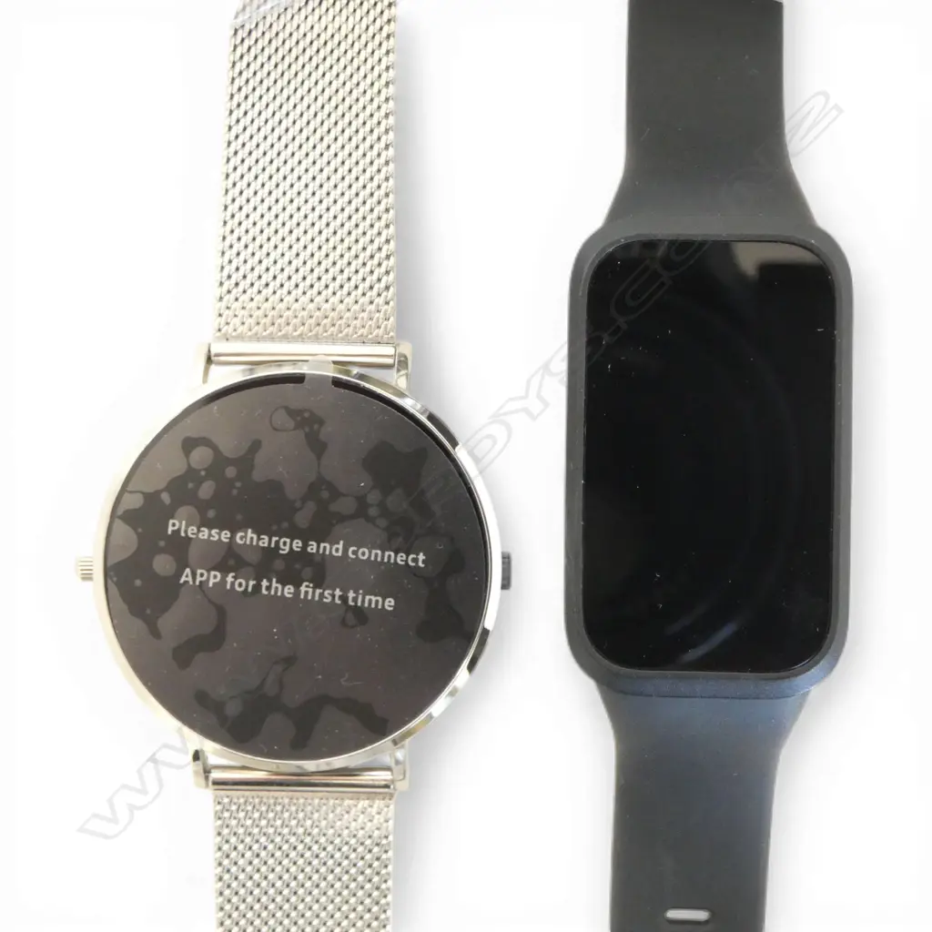 SMART WATCH IN SILVER TONE (AS NEW) WITH BOX AND INSTRUCTIONS + A FITNESS WATCH WITH CHARGER  Image 1++