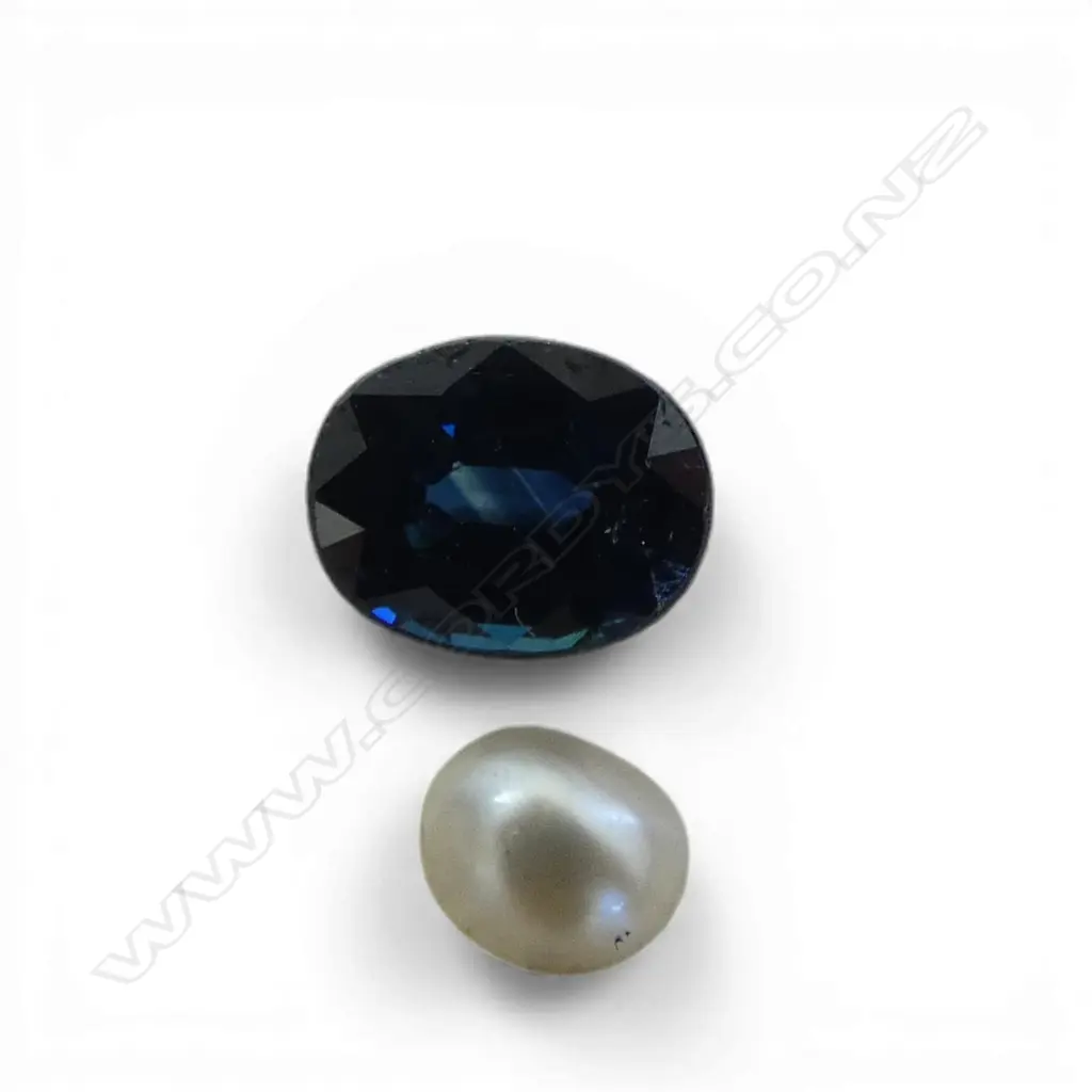 OVAL CUT UNSET SAPPHIRE 6.4 X 5mm. 0.90CT plus natural half round seed pearl 4mm Image 1++
