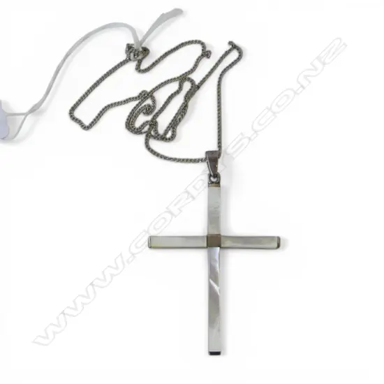 S/SILVER & MOTHER OF PEARL CRUCIFIX ON S.SILVER CHAIN TOTAL WEIGHT 13 GMS