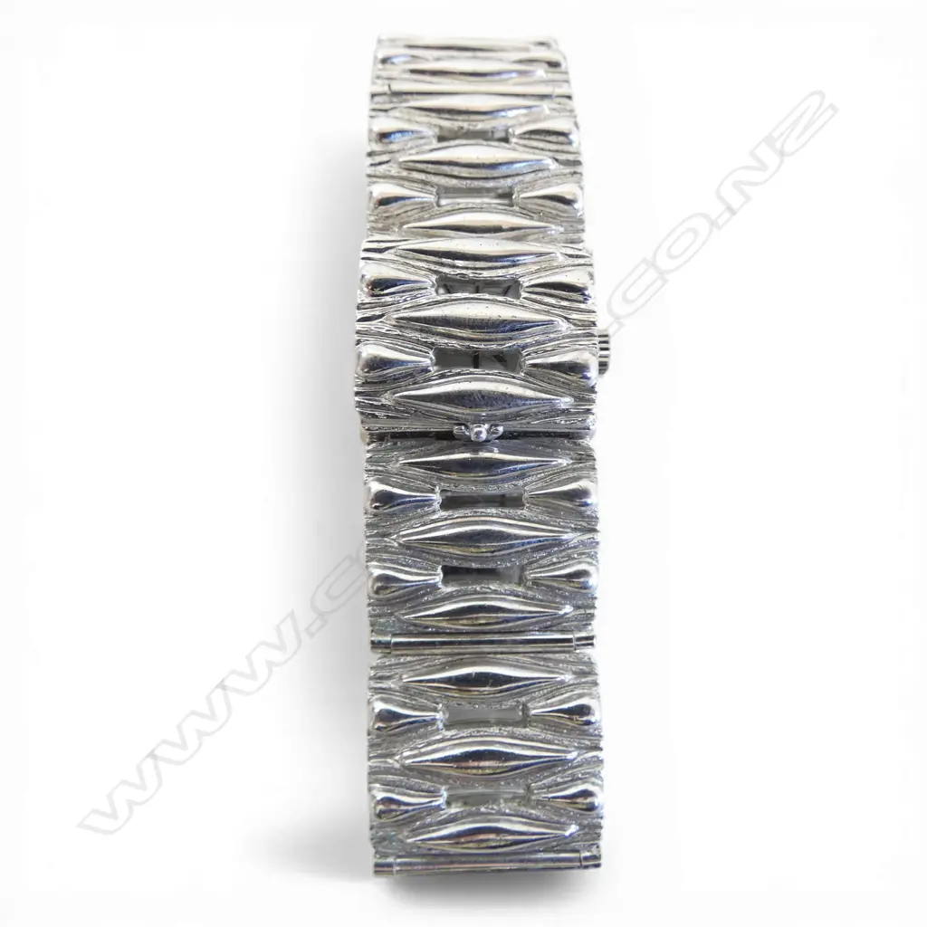 TUGARIS SILVER TONE WRIST WATCH IN SEIKO BOX Image 1++