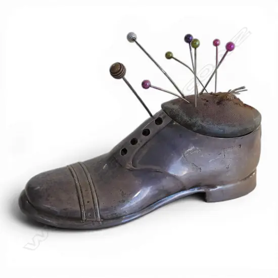 STG PIN CUSHION SHAPED AS A BOOT, CHESTER 1910, 130mm FAULTS