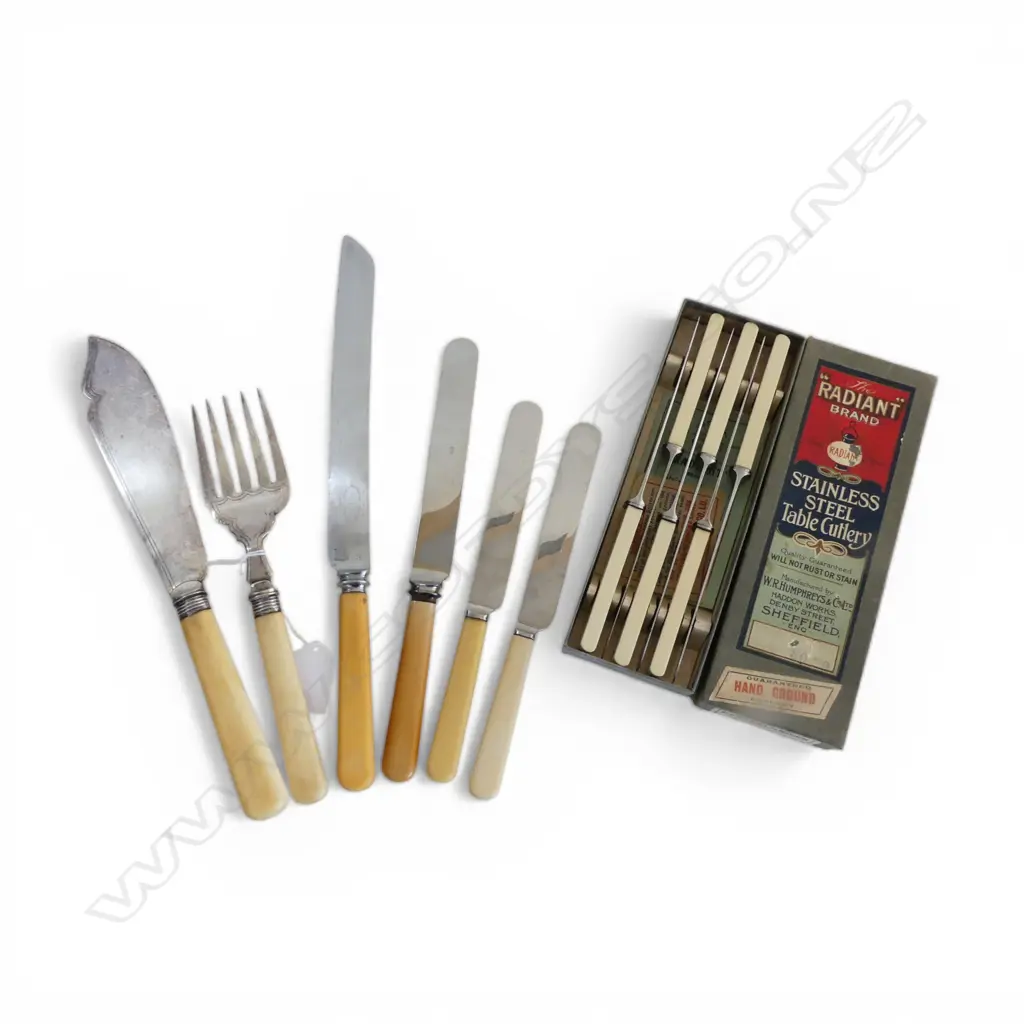 8 PCES CUTLERY; 6 ASST, 6 BOXED IVORINE 'BONE' HANDLED KNIVES, JAPANESE CHEFS KNIFE L.300mm boxed Image 1++