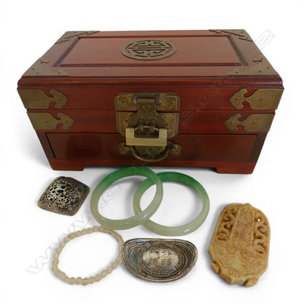 ORIENTAL JEWELLERY BOX W.255mm, 2 JADE? BANGLES 70mm int. dia., 2 WEIGHTS, JADE PIECE  Image 1++