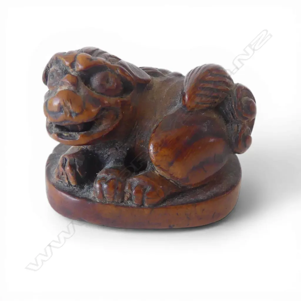 JAPANESE CARVED WOOD NETSUKE lion dog UNSIGNED W.37mm Image 1++