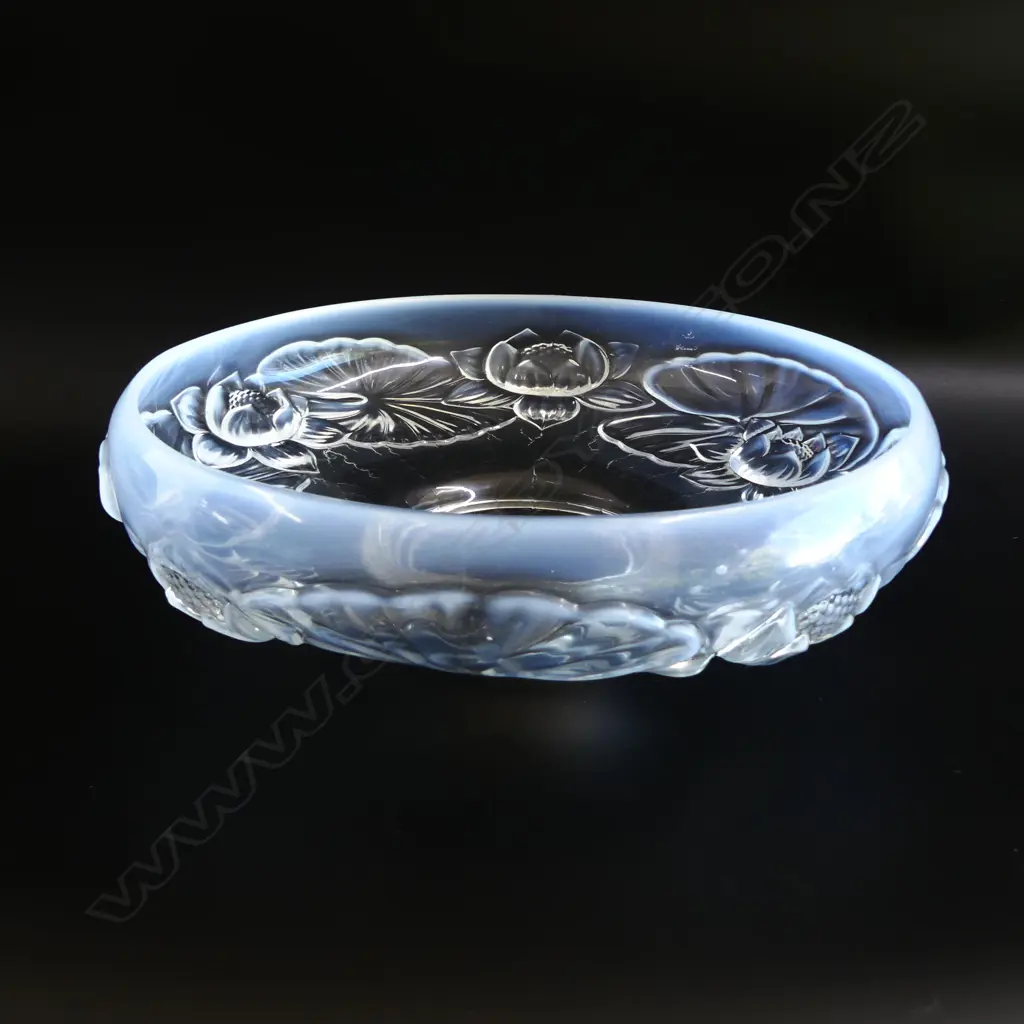 BAROLAC GLASS CHEQOSLOVAKIAN WATERLILY LUSTER BOWL DIA 280MM Image 1++