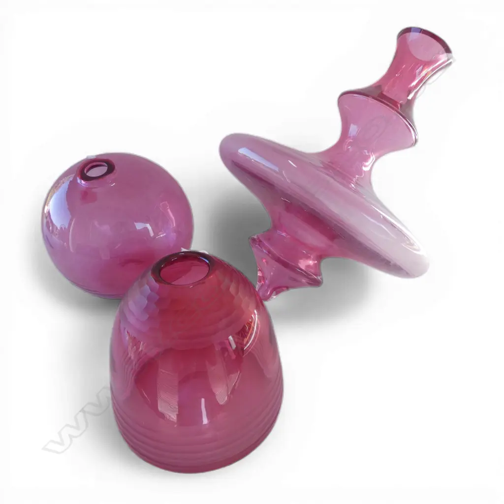3PC RETRO CRANBERRY COLOURED STUDIO GLASS TALLEST340MM Image 1++