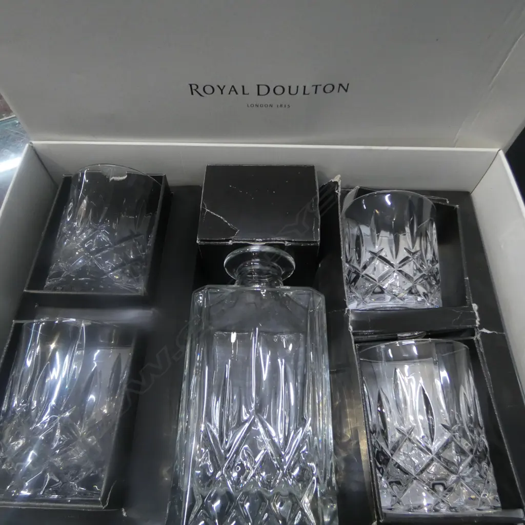 ROYAL DOULTON SET; DECANTER & 4 TUMBLERS, BOXED Image 1++